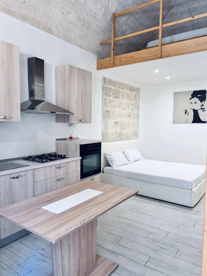 Urban Flat Dante - Timesrl Apartments Bari Bagian luar foto